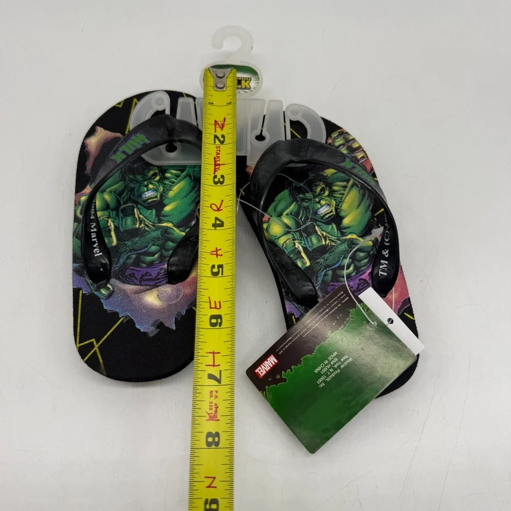 Marvel Hulk Flip Flops Boys Size 9/10 Black Green Graphic Sandals NWT